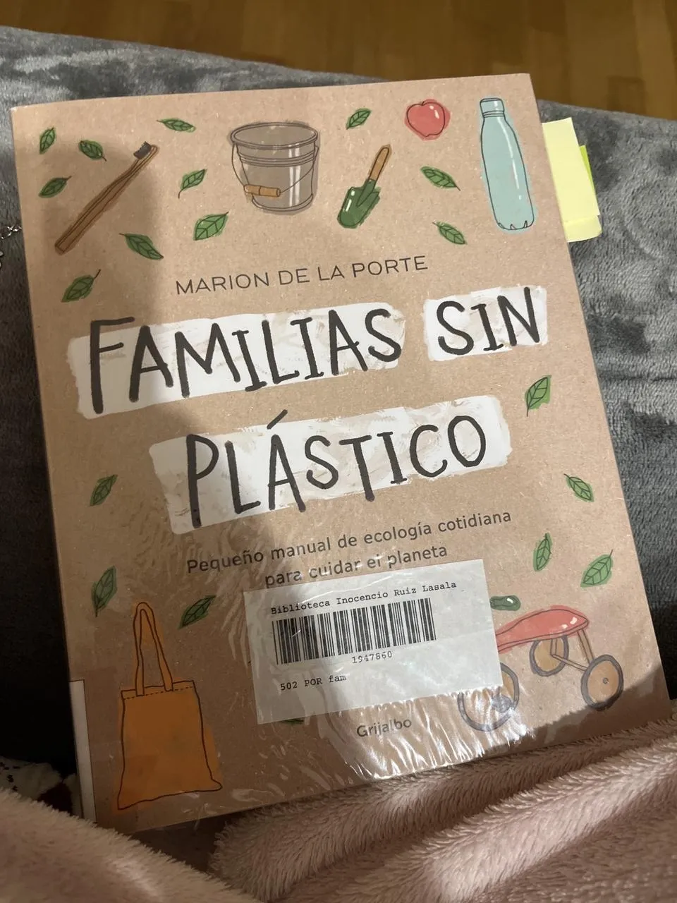 Pide en préstamo un libro en la biblioteca en préstamo un libro en la bibliotecaplo 2 Comunidad